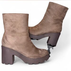 Chic Brown Suede Heeled Boots